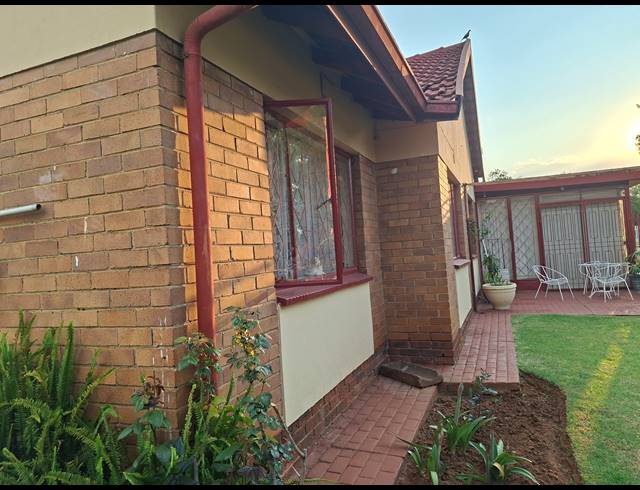 3 BEDROOM FREEHOLD FOR SALE IN EDELWEISS